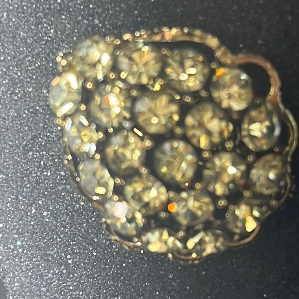 Weiss vintage 1950’s Elegant rhinestones that sparkle Gold tone clip Earrings - Picture 13 of 15